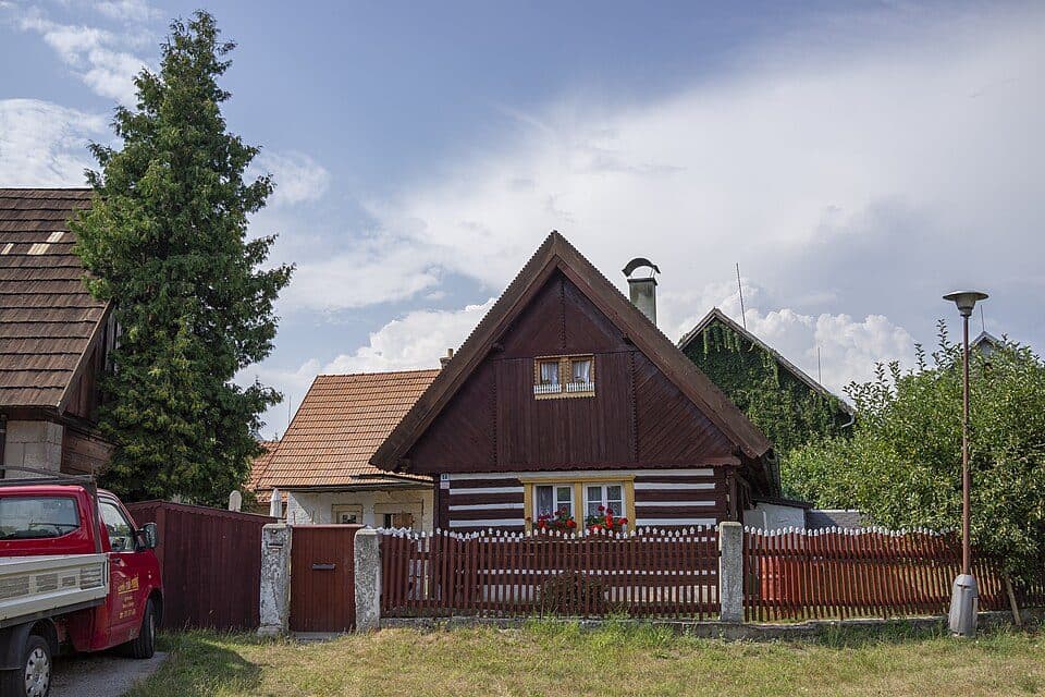 [M] Hrubá Skála (žst.) - Kost (bus)