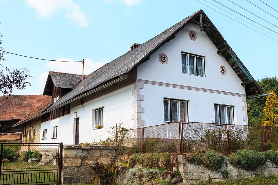 odbočka ke zřícenině Pařez