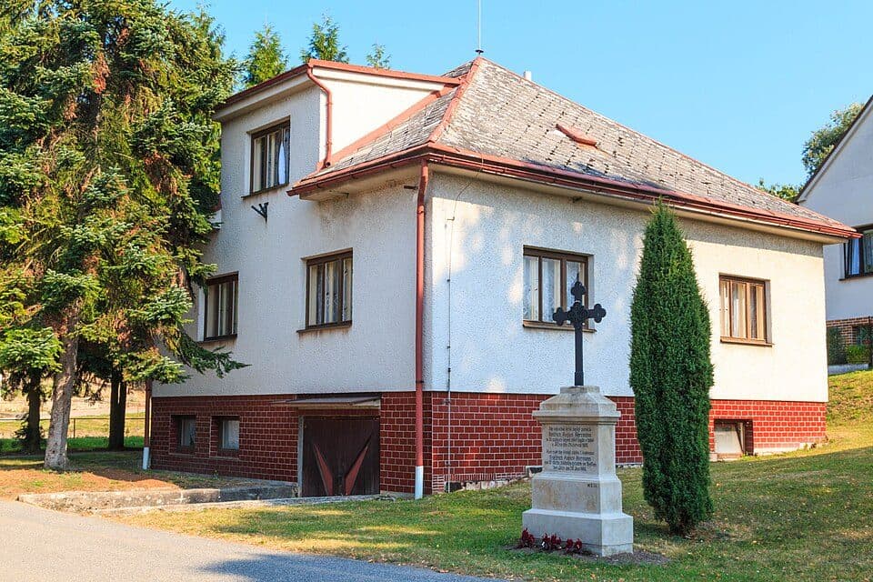 1896