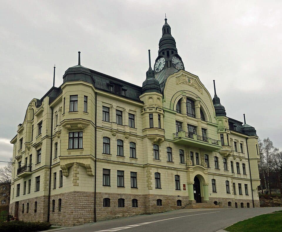 [Z] odbočka k rozhledně Světlý vrch