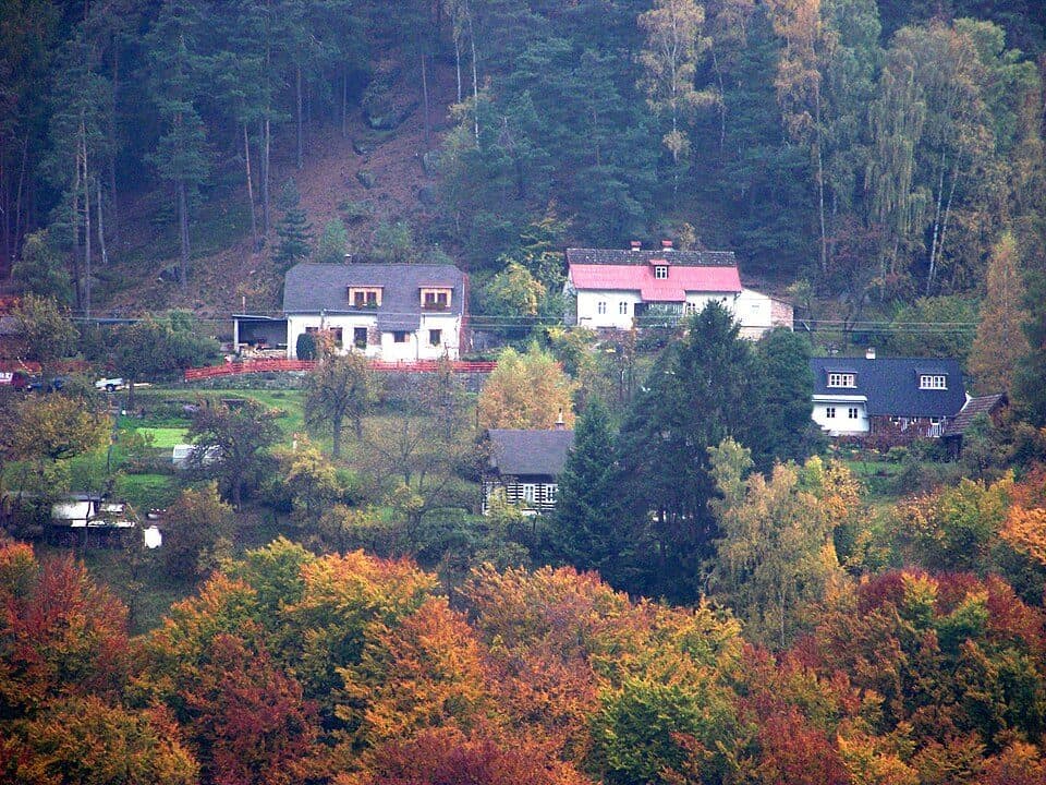 [Ž] Malá Skála (kap.) – Malá Skála (žst)