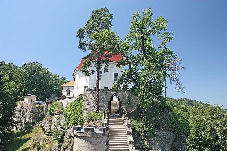 [Č] odbočka k vyhlídce U Lvíčka