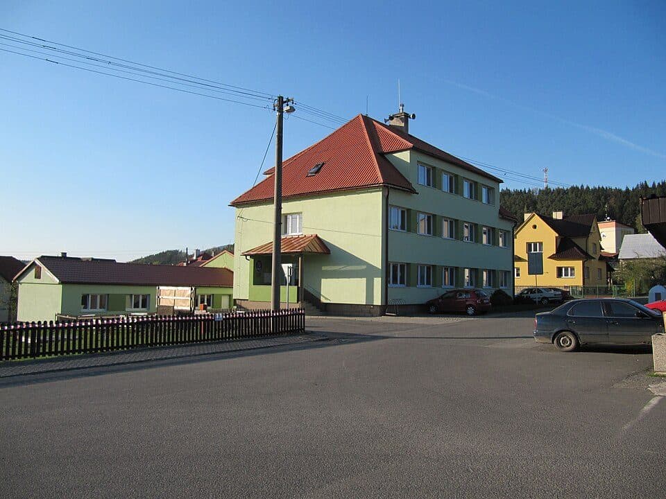 4836