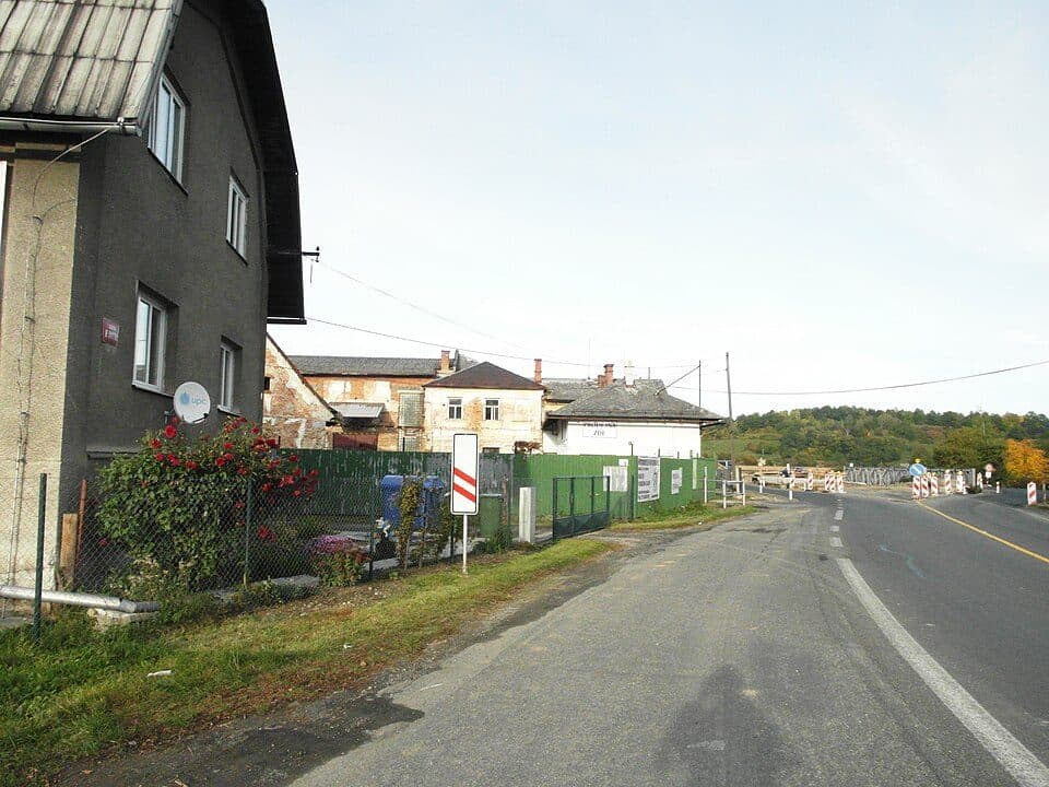 [Č] U kostelíčka - Bludov (zám.,BUS)