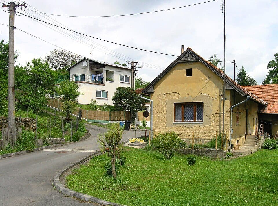 [Z] Hošťálková (kostel, bus) - Drnovice