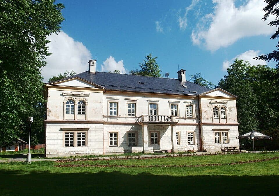 Zámek Hošťálková