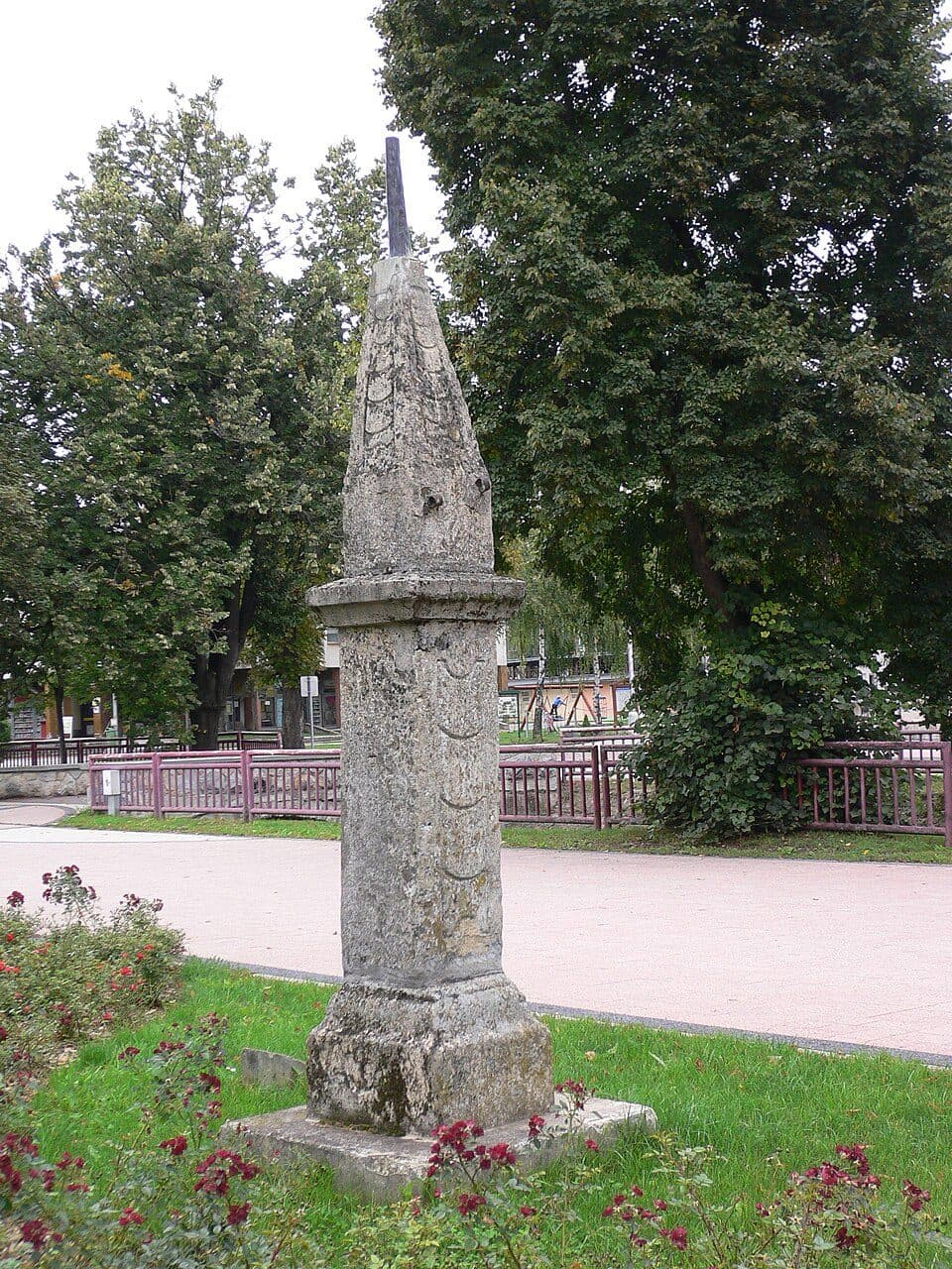 Mohyla M. R. Štefánika - Stará Turá