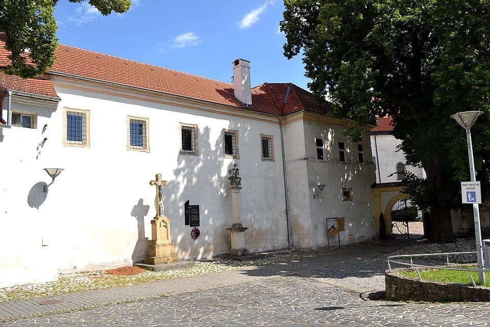 Nové Mesto nad Váhom - Mníchova Lehota, zast.