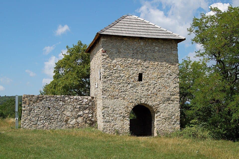 Haluzice (powiat Nowe Miasto nad Wagiem) — zdjęcie 2