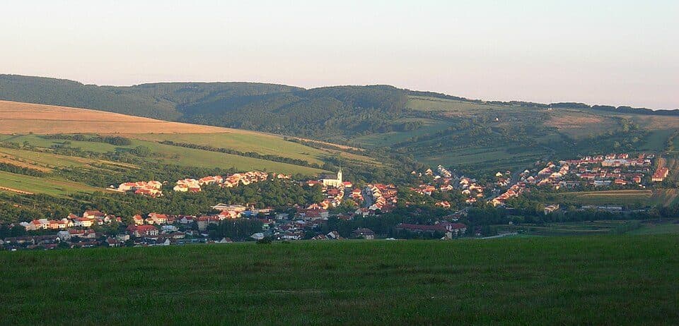 Strání