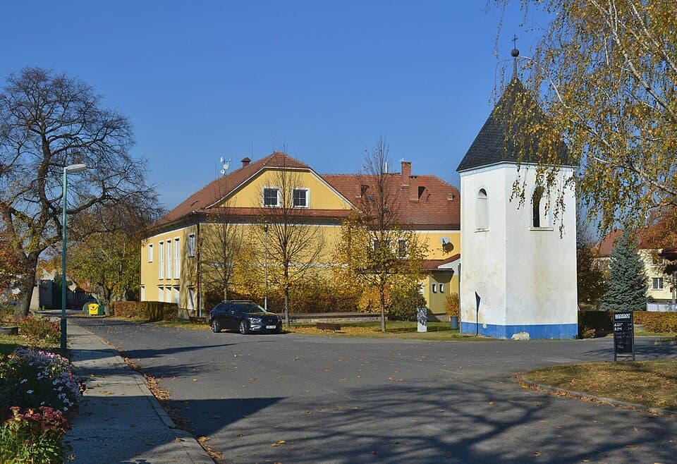 Hrubá Vrbka — zdjęcie 1