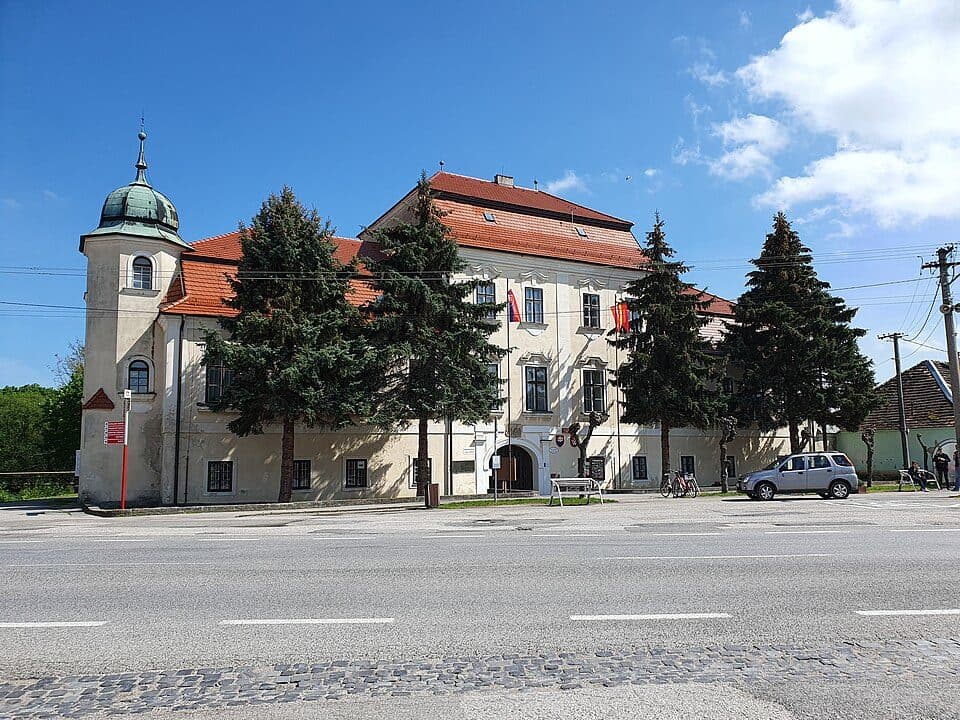 Mlýnky, št. hranica - Sobotište, nám.