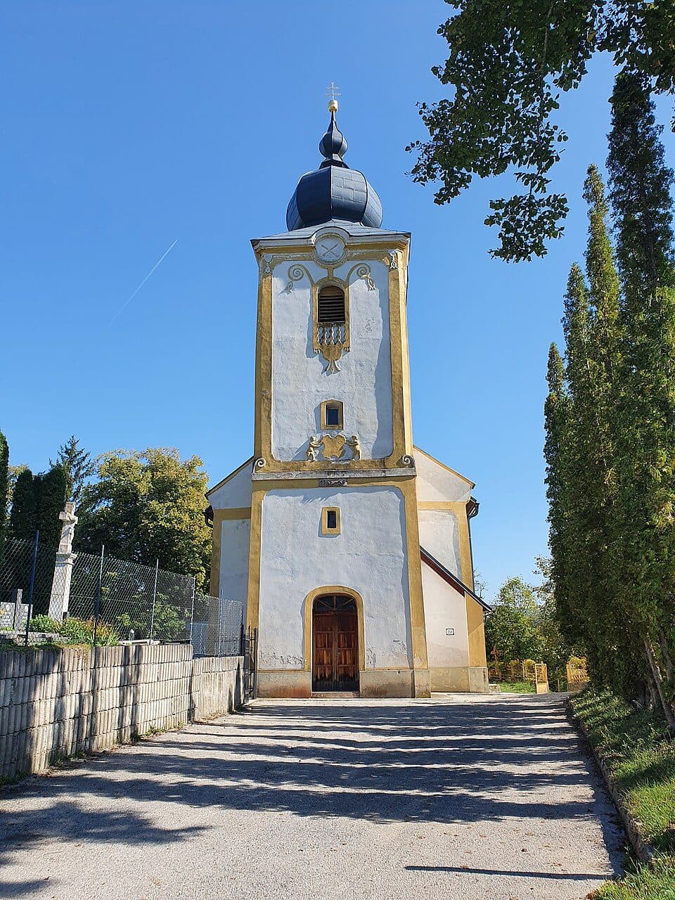 Hrachovište, zast. - Veľký Plešivec