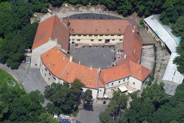 Pezinok, stanica - Modra, nám.