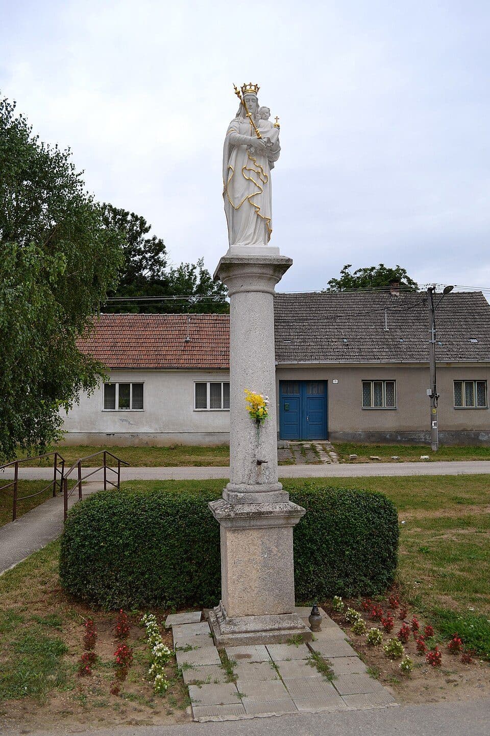 Náučný chodník ŠTERUSY - REBRO - SPROSNÁ - ORLIE SKALY