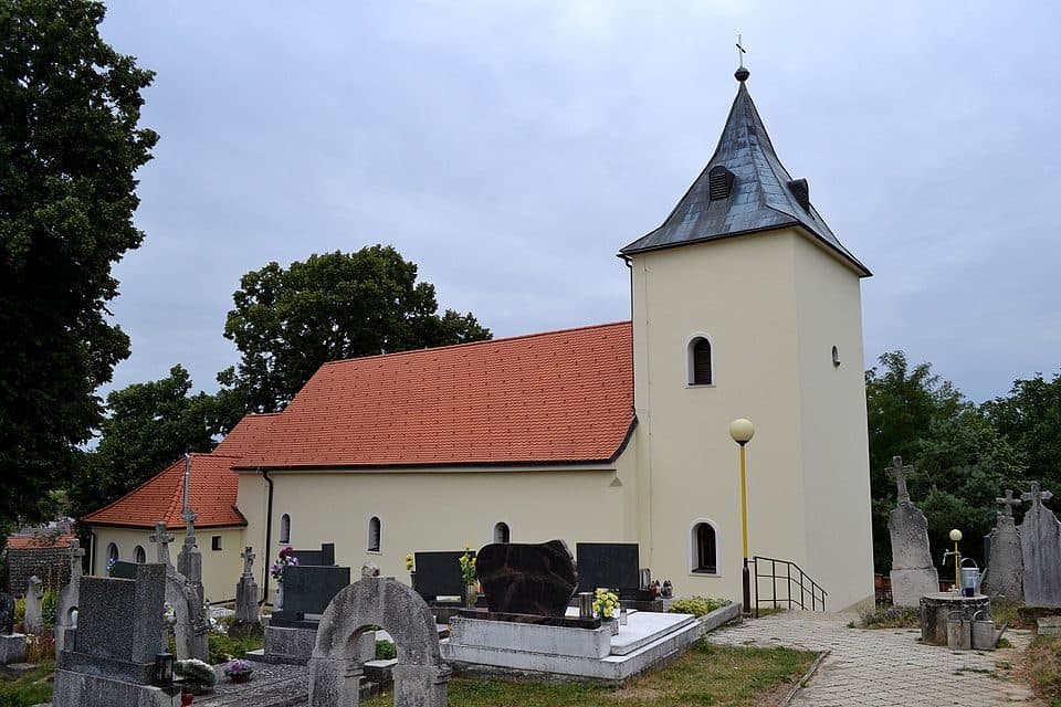 Náučný chodník ŠTERUSY - REBRO - SPROSNÁ - ORLIE SKALY