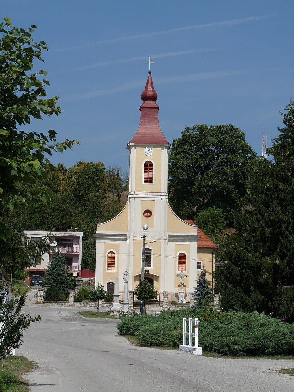 Mariáš, rázc. pod hradom - Odbočka k Dobrovodskému hradu