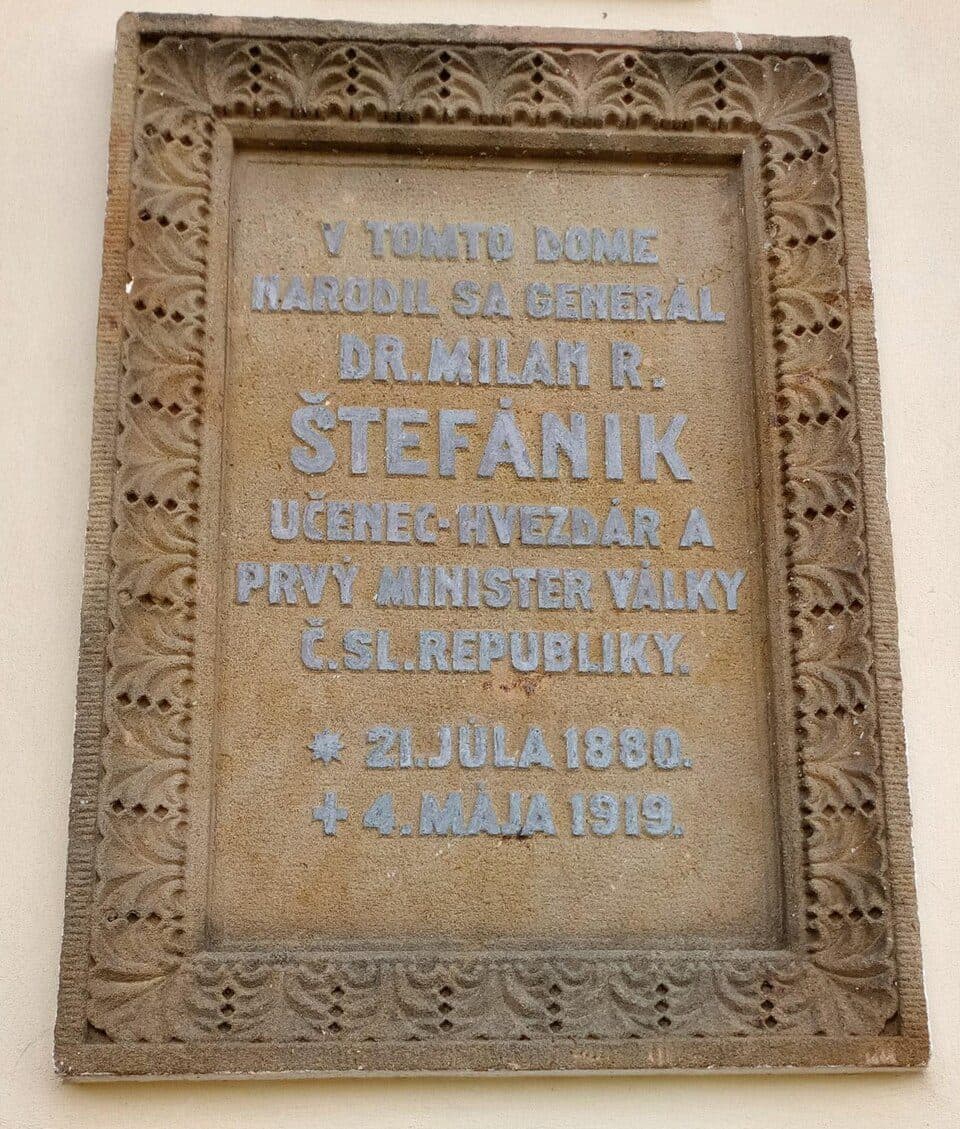 Mohyla M. R. Štefánika - Stará Turá