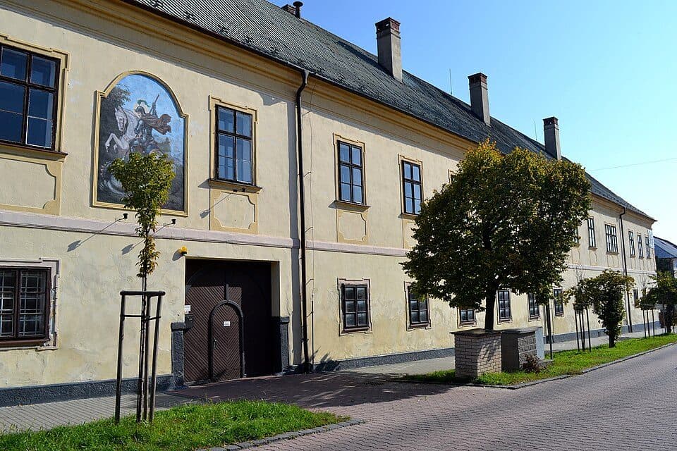 Svätý Jur, stanica - Stupava, kaštieľ