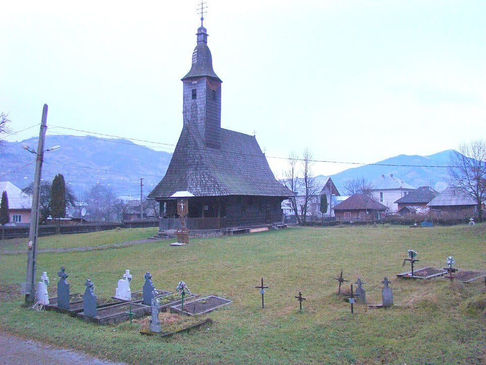 Biserica de lemn din Poienile de sub Munte