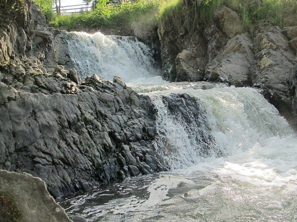 Suchavsky Huk Waterfall — photo 3