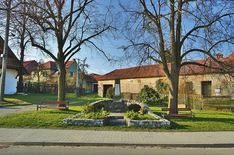Naučná včelí stezka Petrovice