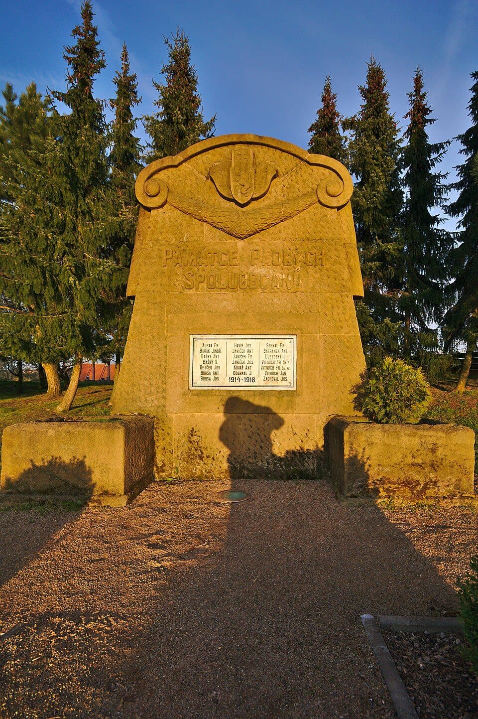 odbočka k rozhledně Malý Chlum