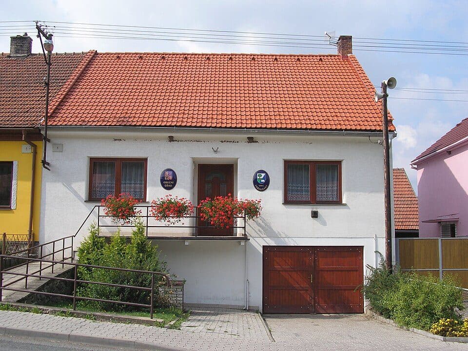 odbočka k rozhledně Malý Chlum