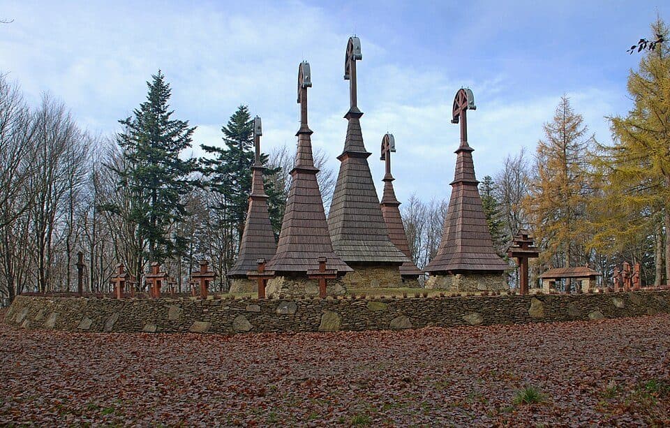 Do Cmentarza Wojennego nr 48
