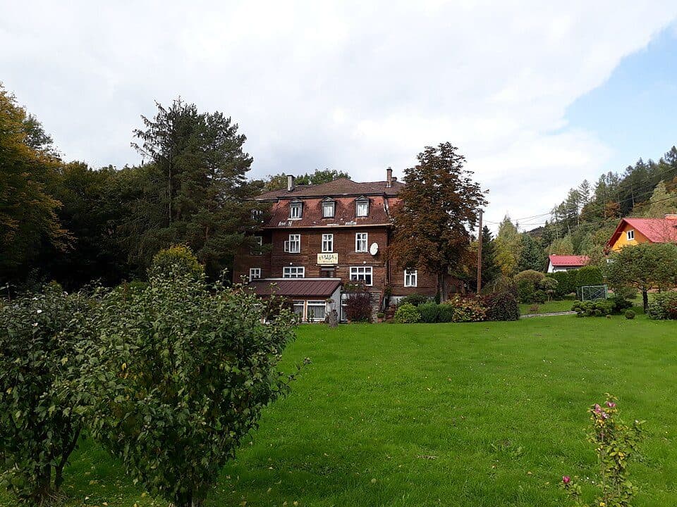 Do Cmentarza Wojennego nr 74
