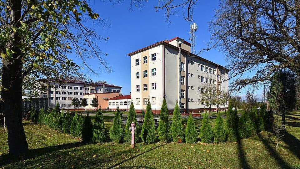 Do Lasu Grabińskiego i kościoła w Iwoniczu