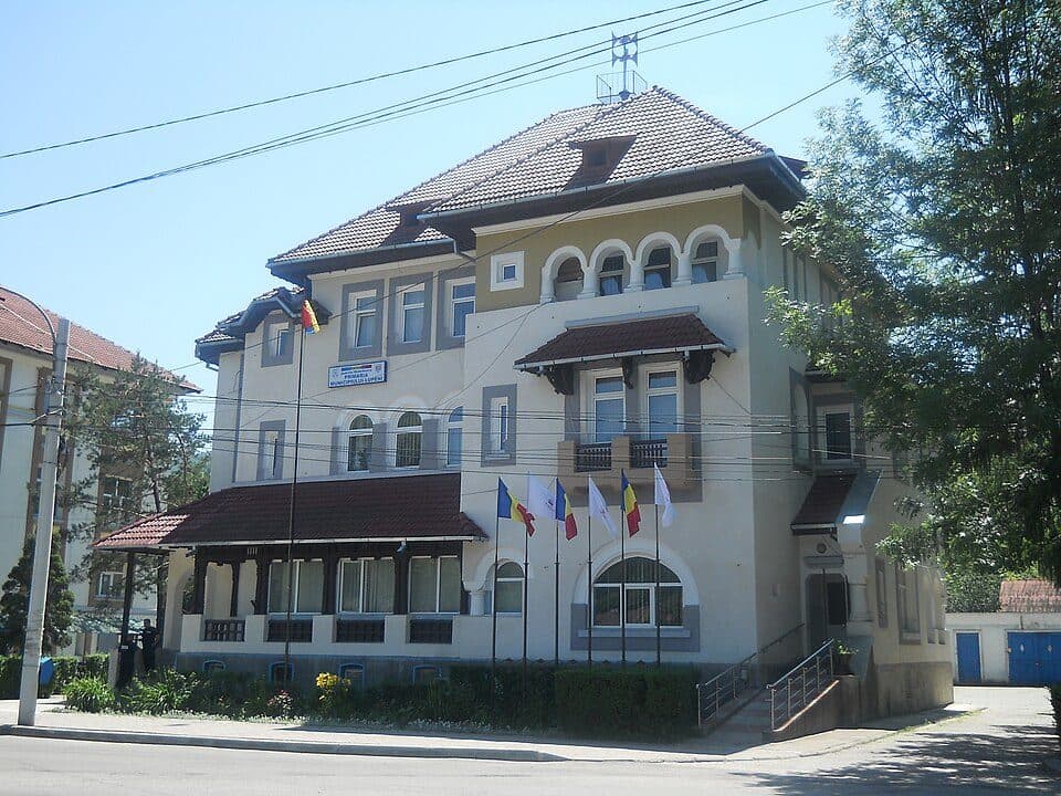 Vulcan (Paroșeni) - Vârful Pilugu (Bilugu) Mare - Piatra Iorgovanului - Șaua Paltina