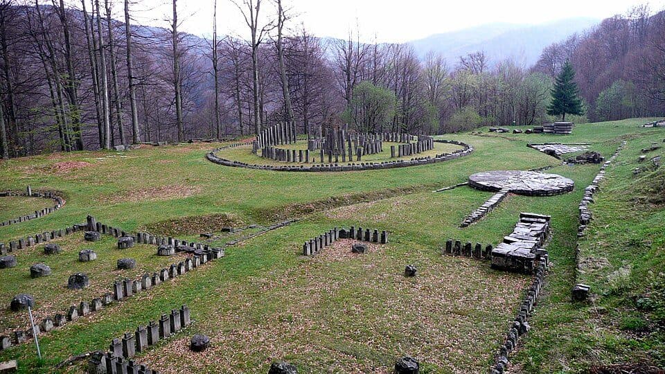 Costești - Sarmizegetusa Regia - Vf. Godeanu