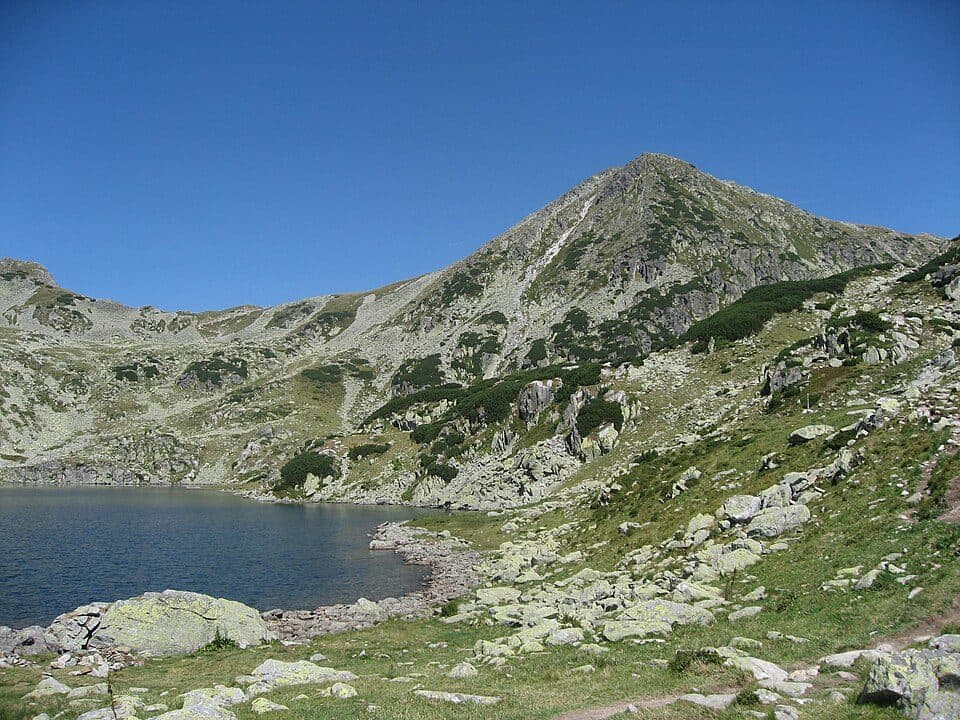 Circuitul lacurilor (Bucura, Lia, Ana, Florica, Viorica, Agățat, Tău Porții, Bucurelu)