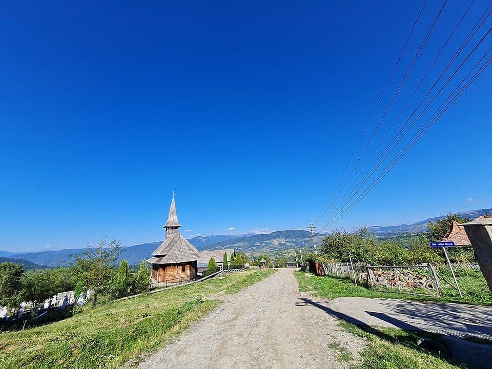 Via Valahia Țara Loviștei