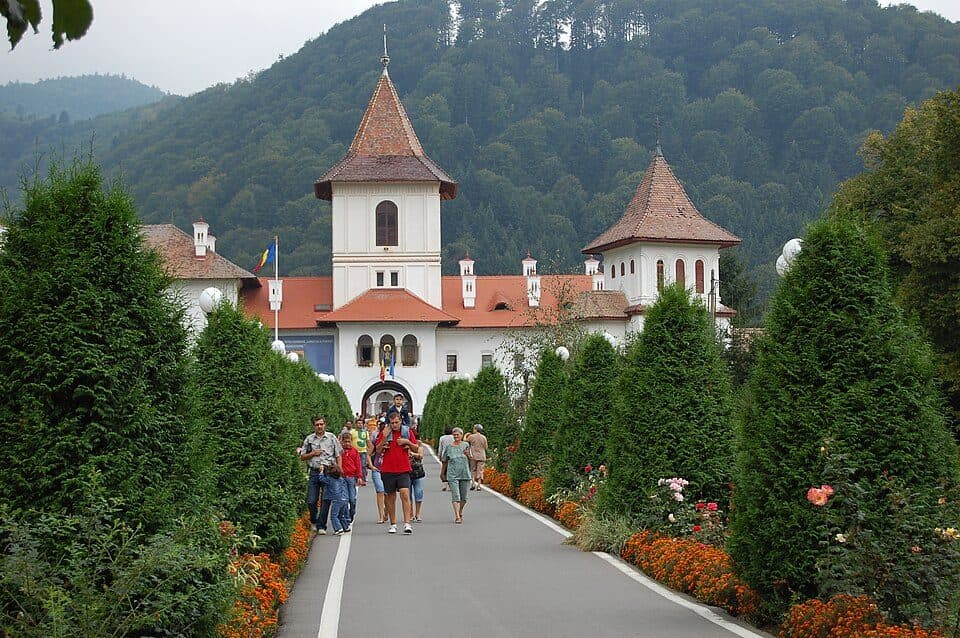 Complex Turistic Sâmbăta - Fereastra Mare a Sâmbetei