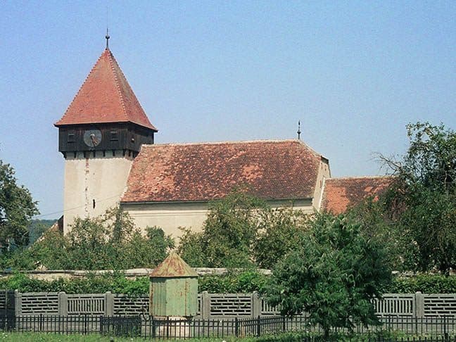 Biserica fortificată din Bradu