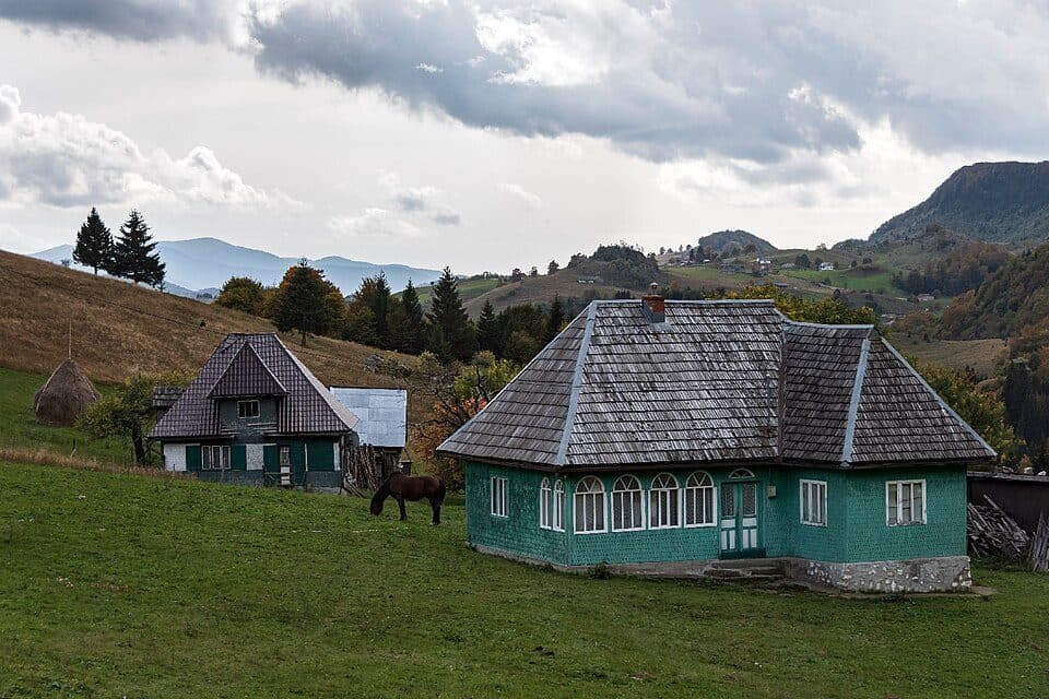 Casa Folea-Prăpăstiile Zărneștilor