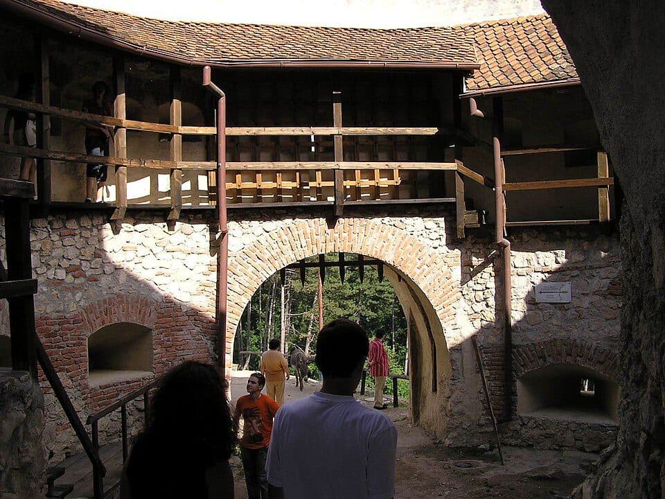 Pensiunea Valea Cetății - Poiana sub Padină - Peștera Râșnoavei