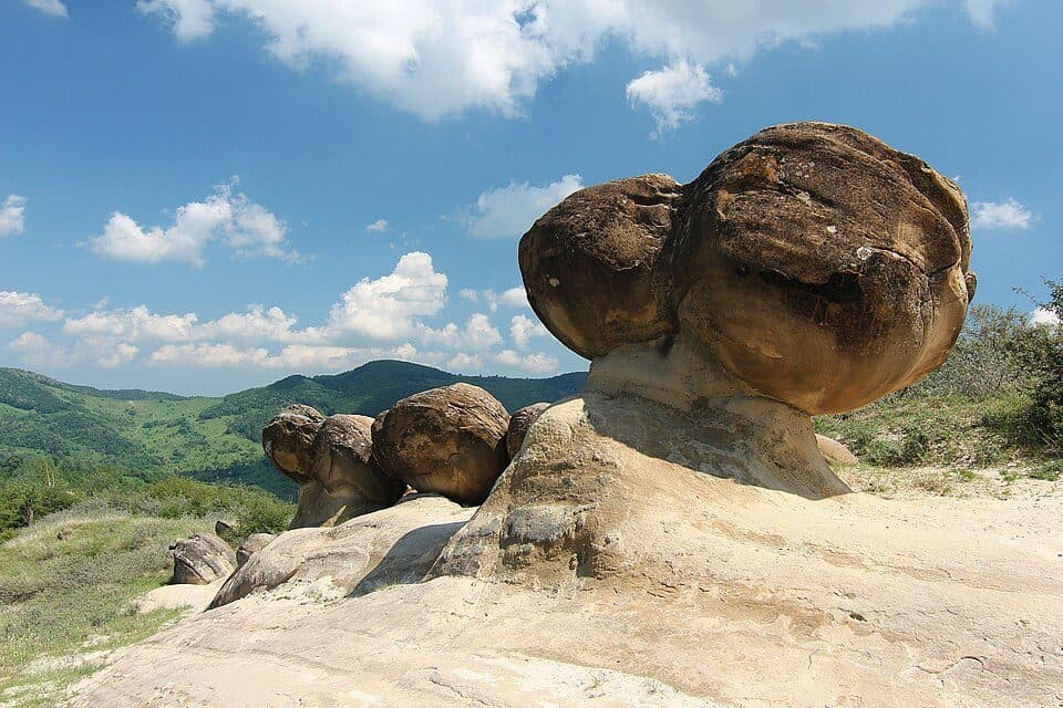 Bisericile rupestre din Munții Buzăului — photo 3