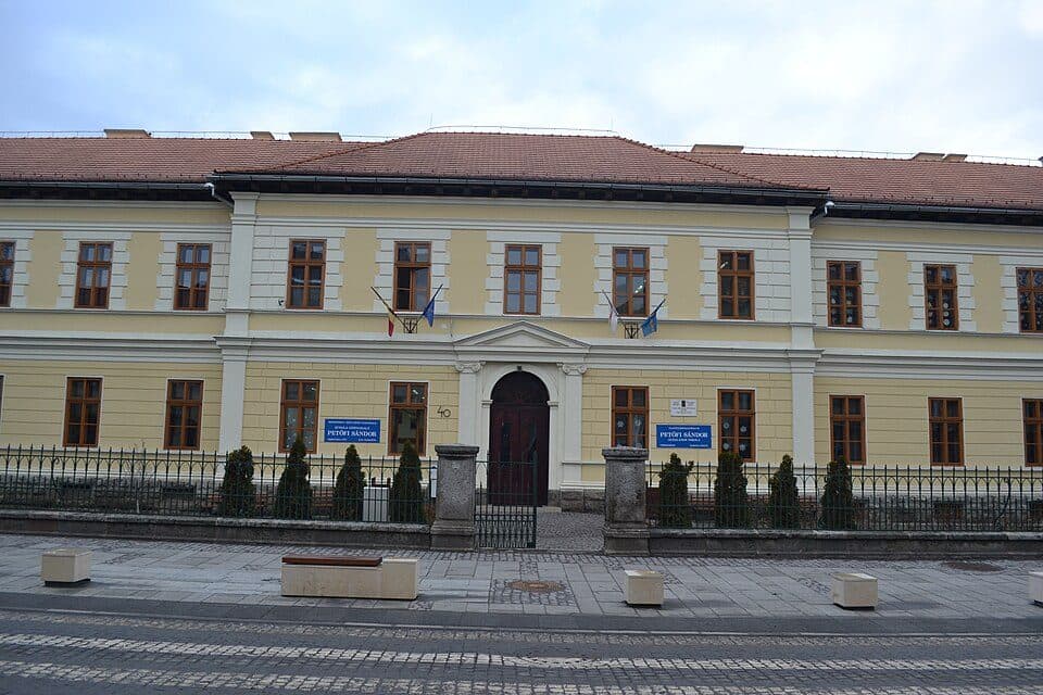 oraș Miercurea Ciuc - Poiana Hirtelen - intersecție traseul BA (creasta principală)