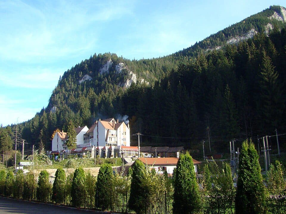 Valea Oii – Culmea lui Paleu – Lacu Roșu (red dot)
