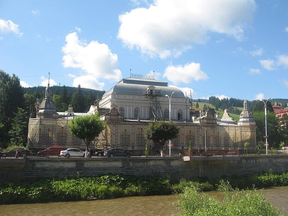 Cazinoul Vatra Dornei (Dornelor-Palast) — Foto 2