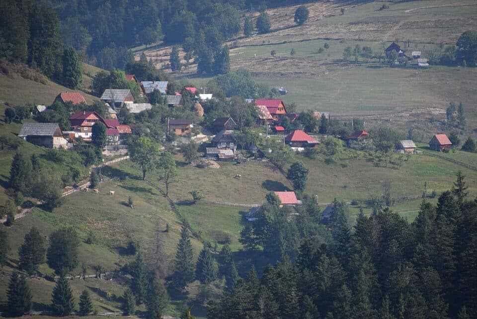 Valea Arieșul Mare (sat Vanvucești) - Cascada Vârciorog