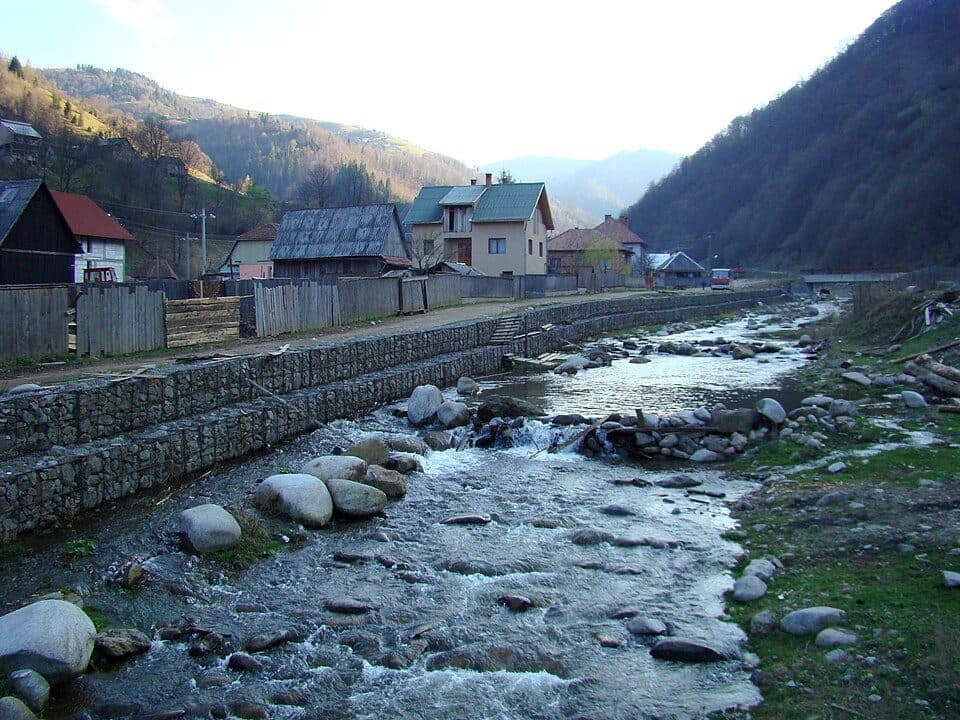 Măguri-Răcătău - Culmea Urășa - Muntele Smidele