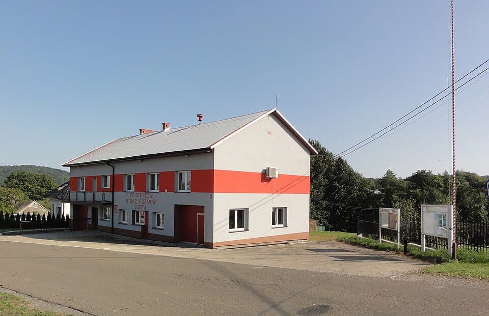 Klecza Górna PKP - Wyźrał pomnik lotników