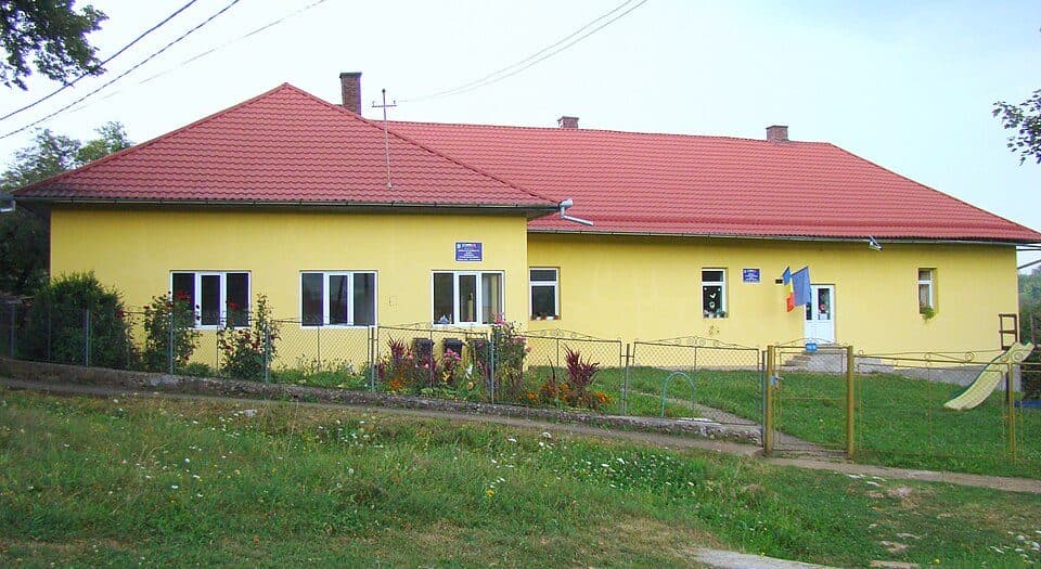 Via Mariae M01-46 Petrindu-Macău