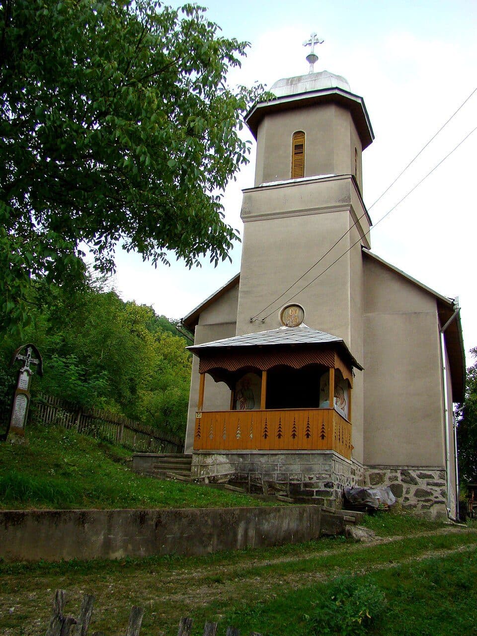 locul Între Ape - Piatra Bulzului (Bulzul Bulzeștilor) - Muntele Găina Cruce