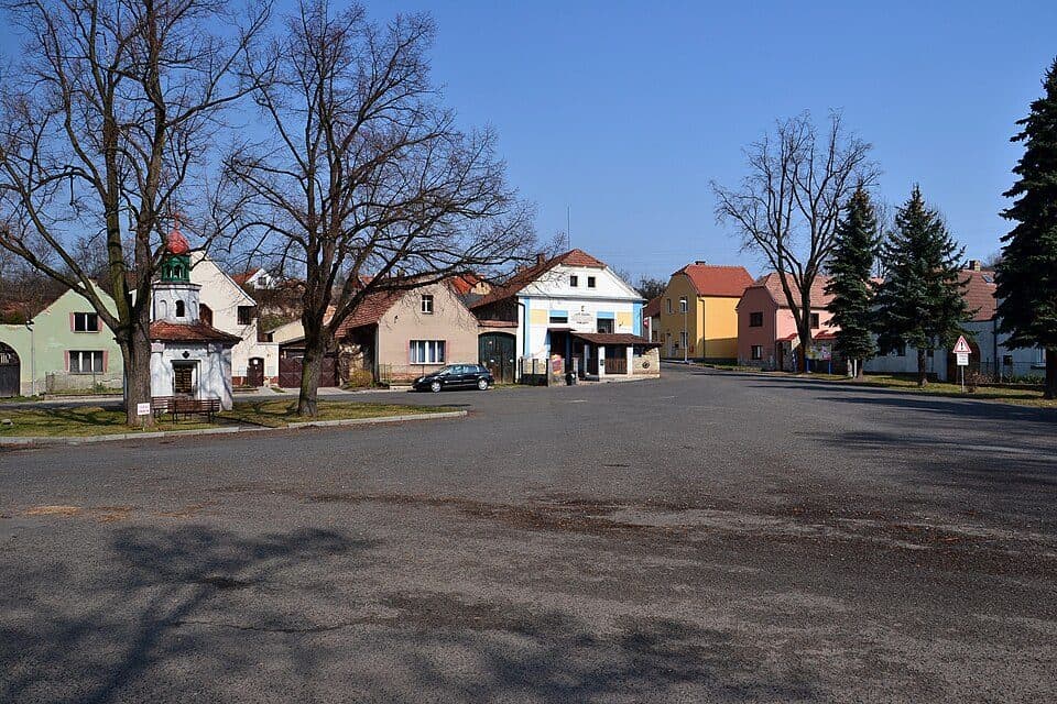 [M] Louny (vodárna) - Konětopy (žst.)