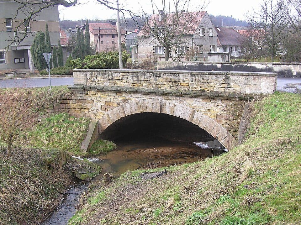 [M] Louny (vodárna) - Konětopy (žst.)